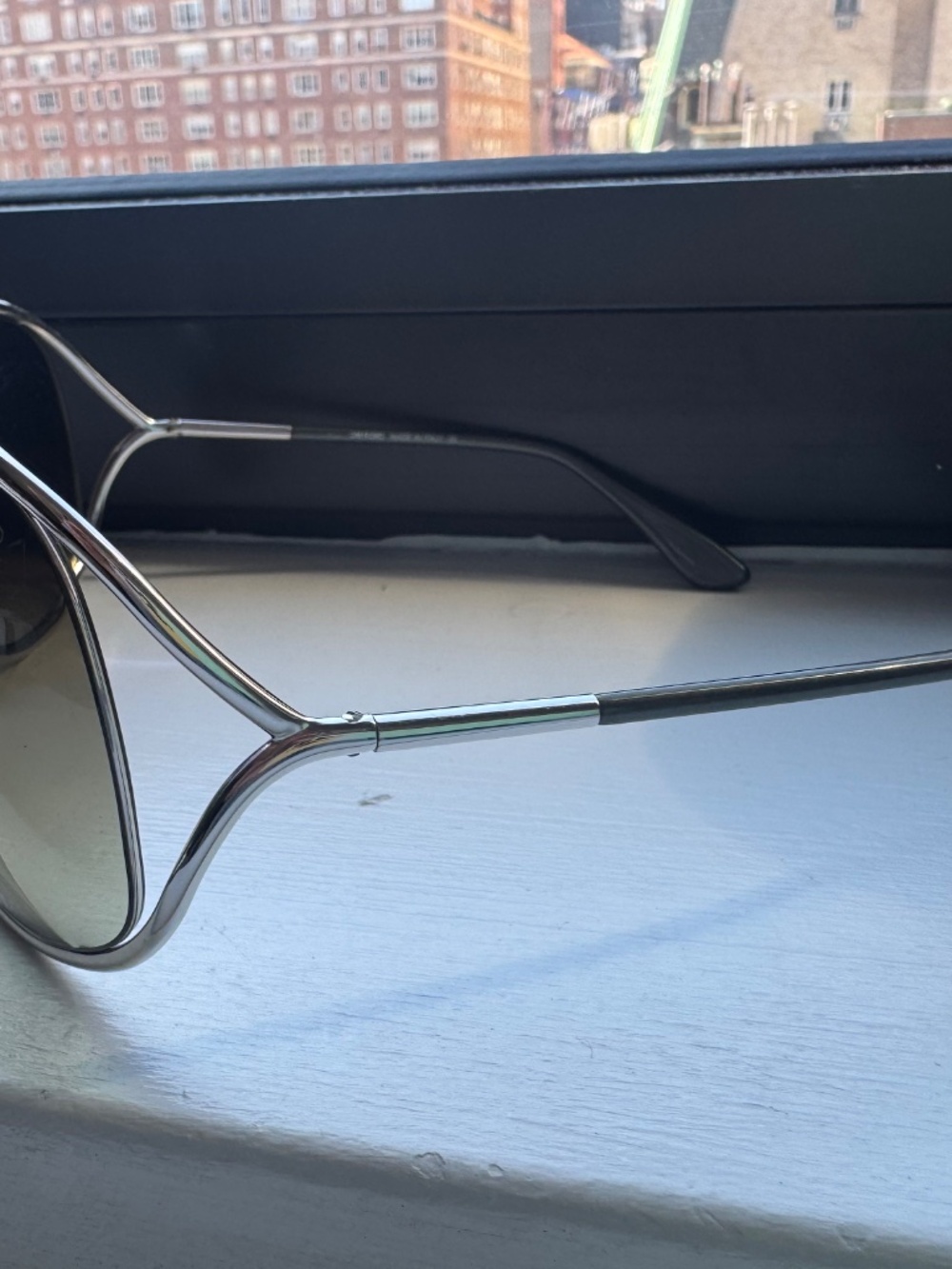 Tom Ford sunglasses, Great condition with case - Picture 4 of 5